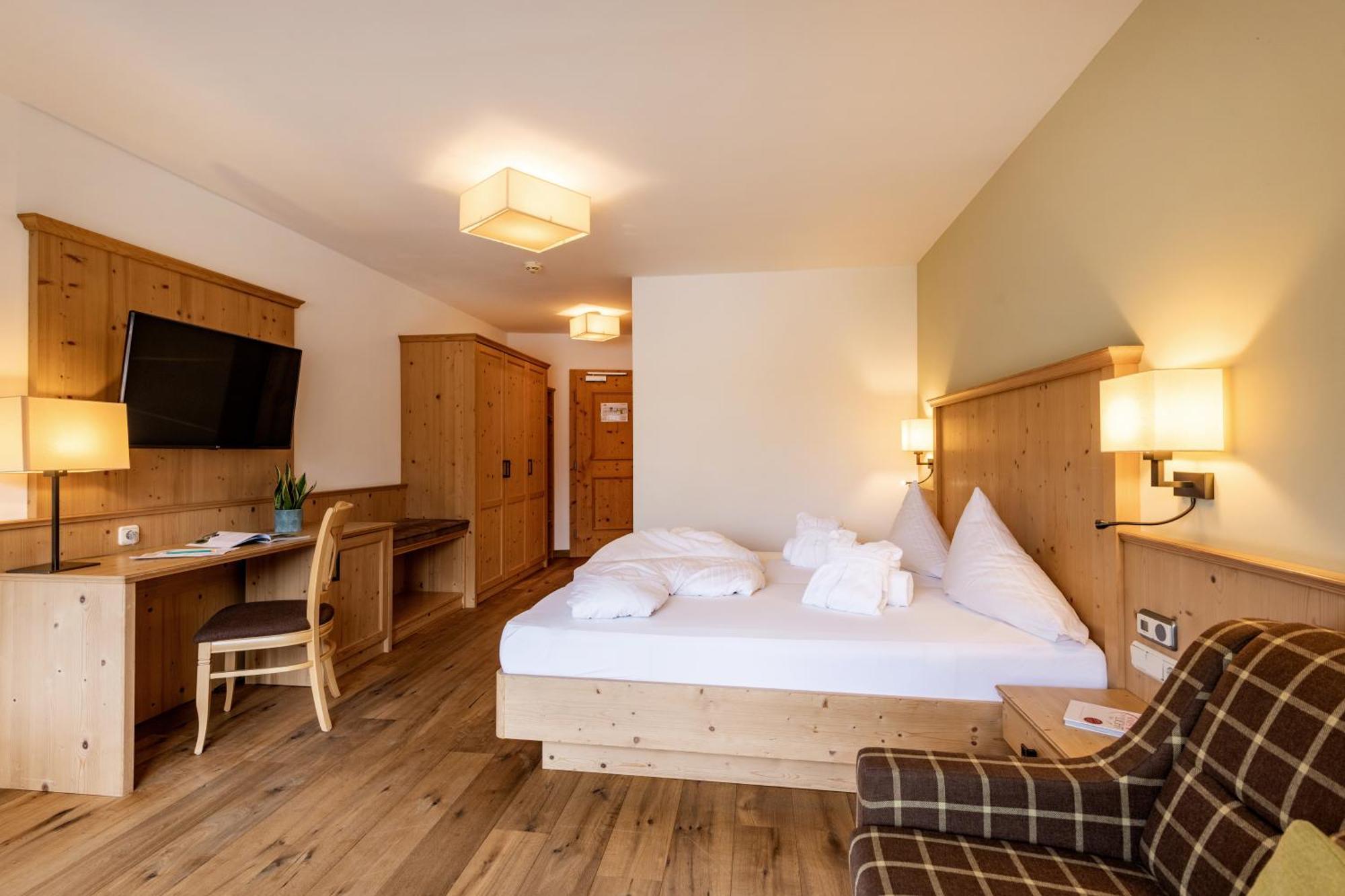 Alpen Glueck Hotel Kirchberger Hof Kirchberg in Tirol Exterior photo